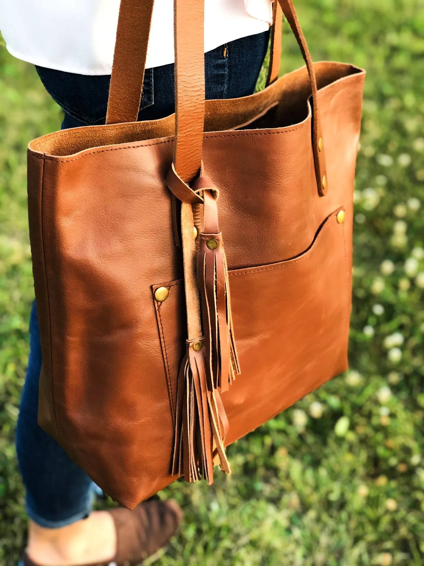 Classic Leather Tote in Hazelnut Brown