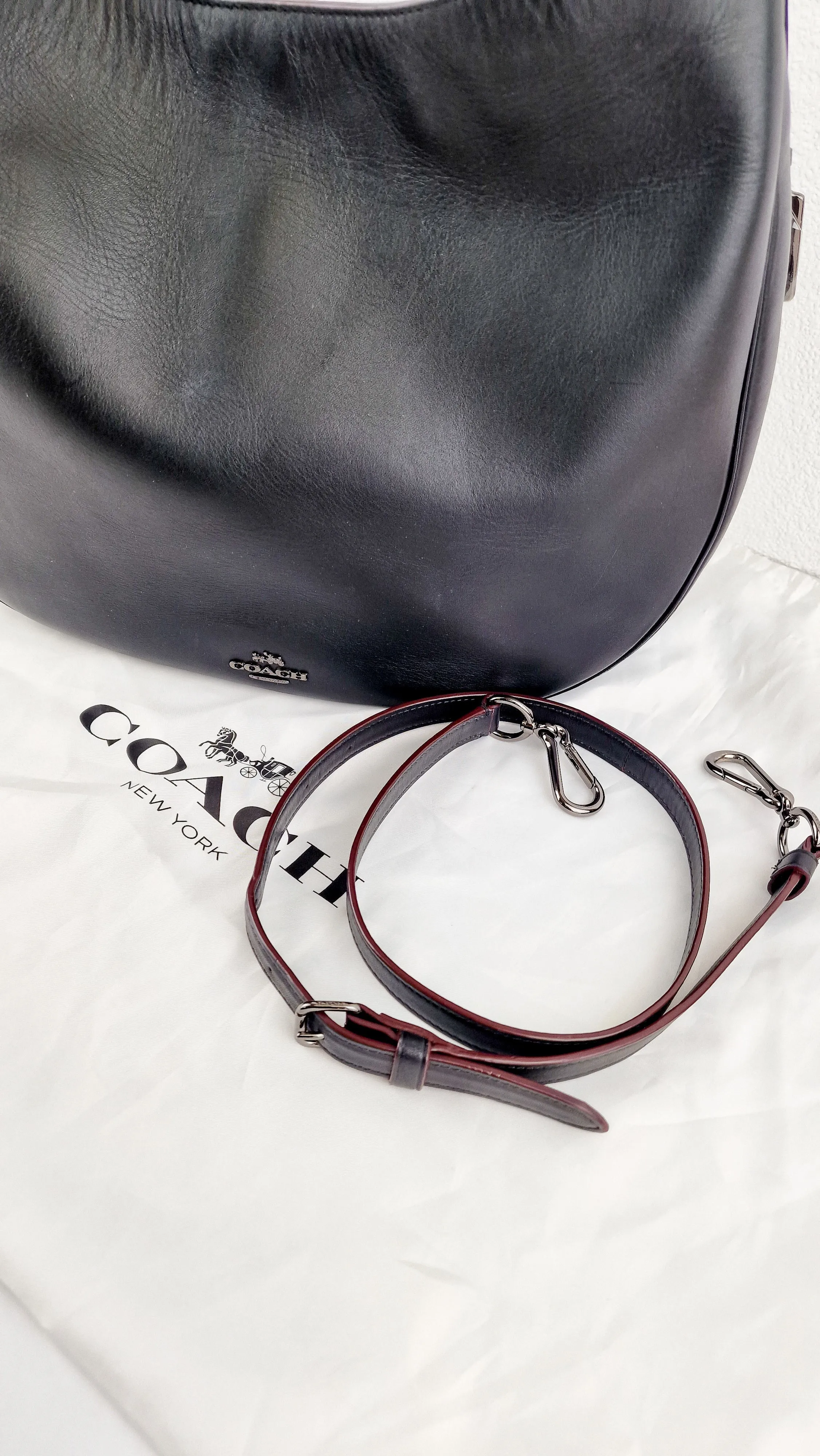 Coach Nomad Hobo in Black with Tea Rose Details Willow - Crossbody Shoulder Bag - Coach 55543