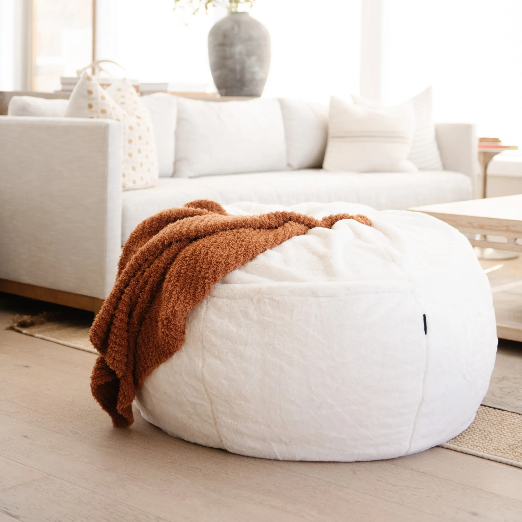 GRAND FAUX FUR BEAN BAG CHAIRS